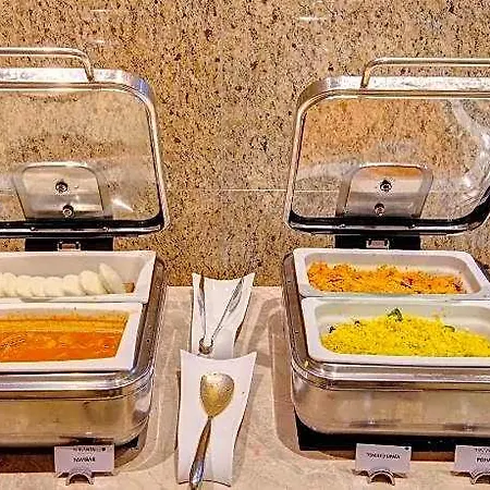 Niranta Airport Transit & Lounge Terminal 2 Arrivals/landside Hotel 4*