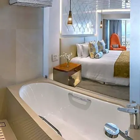 The Taj Mahal Palace, 5*