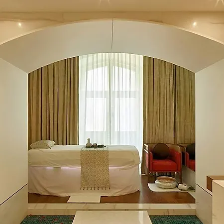 The Taj Mahal Palace, Hotel
