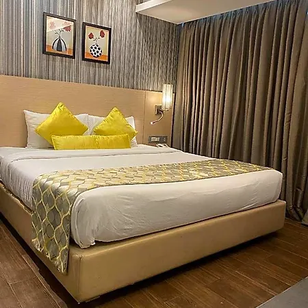 Hotel Landmark Residency 3*