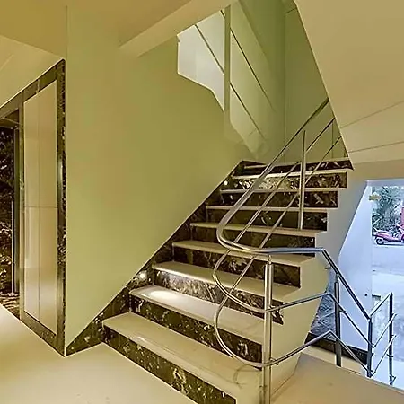 Airlink Hotel 3*