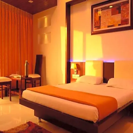 Hotel La Metro Near Bkc 3*