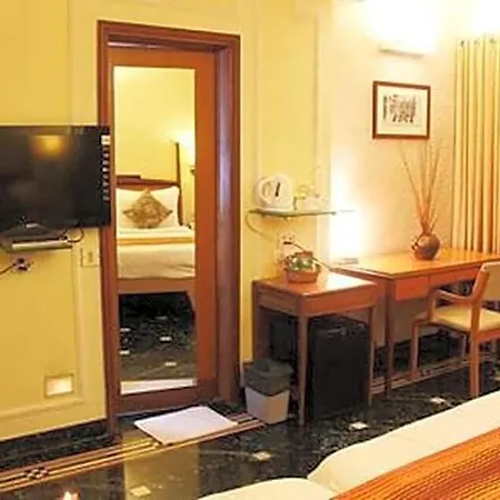 Hiltop Hotel 3*