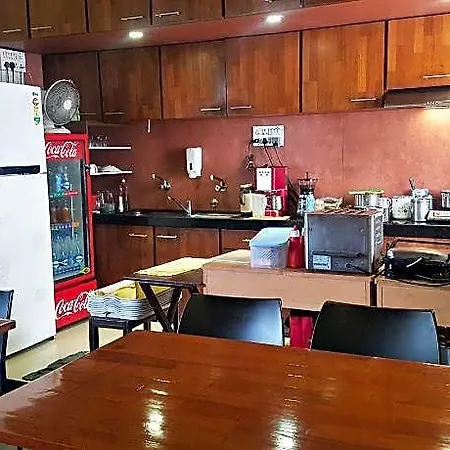 Hotel Kumkum 2*