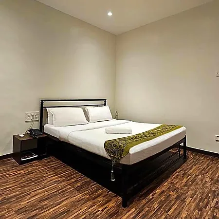 Hotel Kumkum 2*
