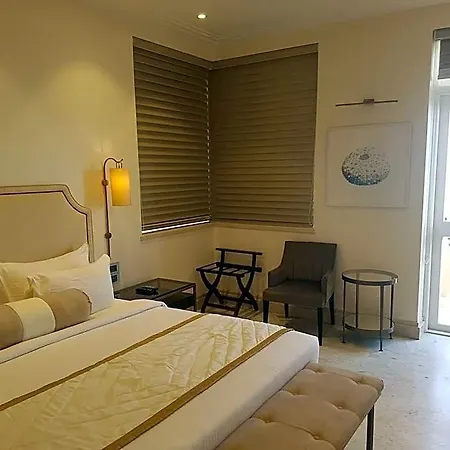 Hotel, Colaba - A Seafront 3* Mumbai