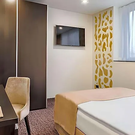 Hotel Diplomat, Colaba Mumbai