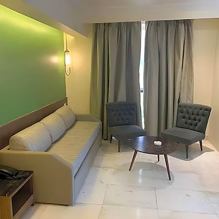 Diplomat, Colaba 3*