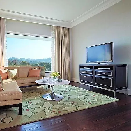 Marriott Executive - Lakeside Chalet, Hotel