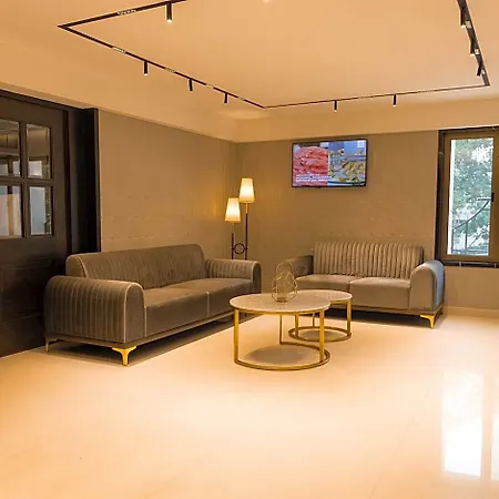 Hotel The International By Tunga Mumbai