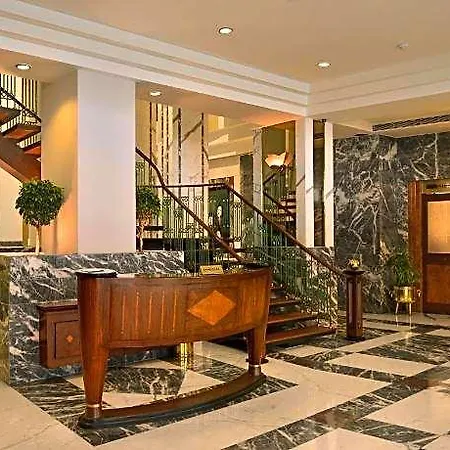 Marine Plaza 5*