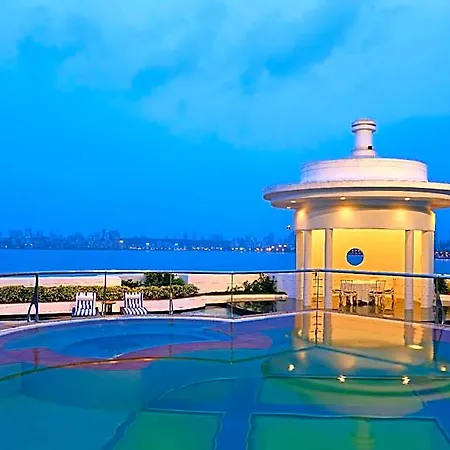 Marine Plaza 5*