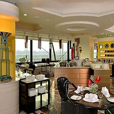 Marine Plaza Hotel