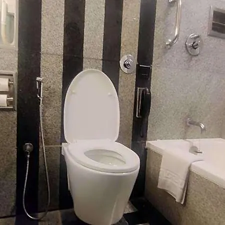 Marine Plaza Hotel