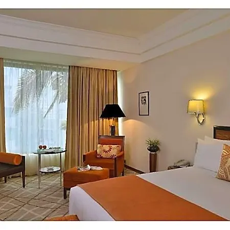 Marine Plaza 5*