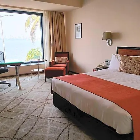 Hotel Marine Plaza Mumbai