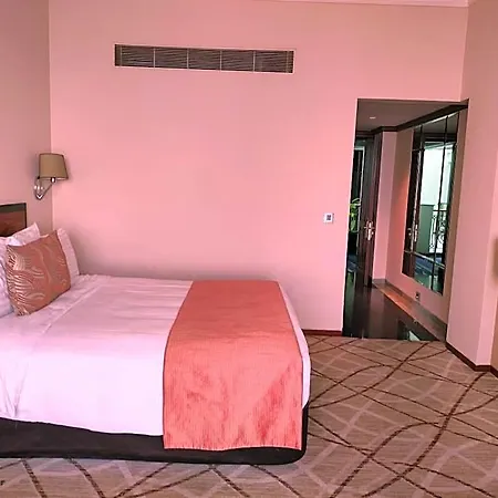 Hotel Marine Plaza Mumbai