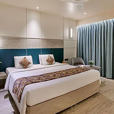 Hotel The Regale By Tunga Mumbai