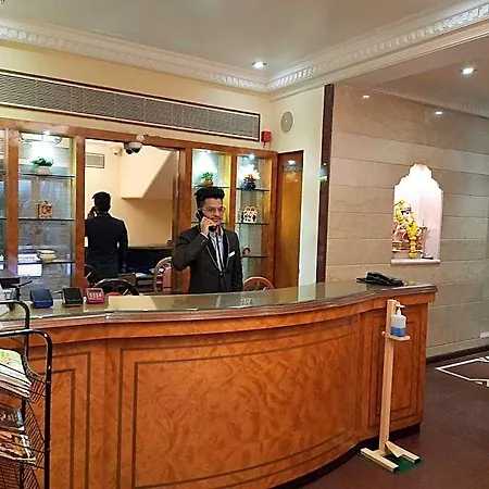 Ramee Guestline Khar Hotel 3*