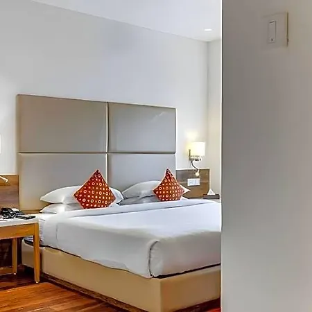 Ramee Guestline Khar Hotel 3*