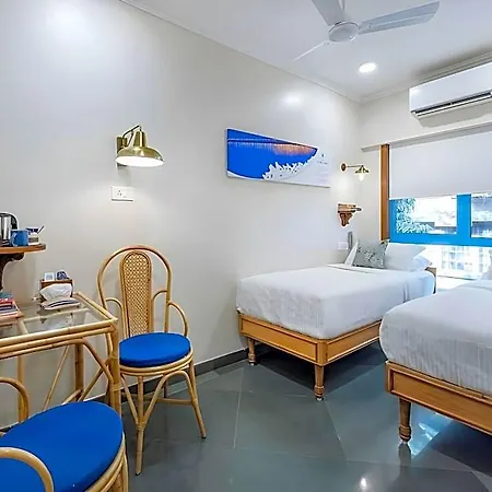 Kemps Corner Hotel