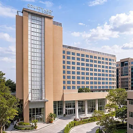 Courtyard By Marriott International Airport 5* Mumbai