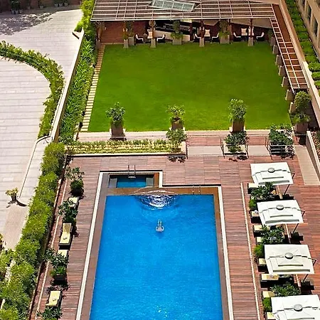 Courtyard By Marriott International Airport
