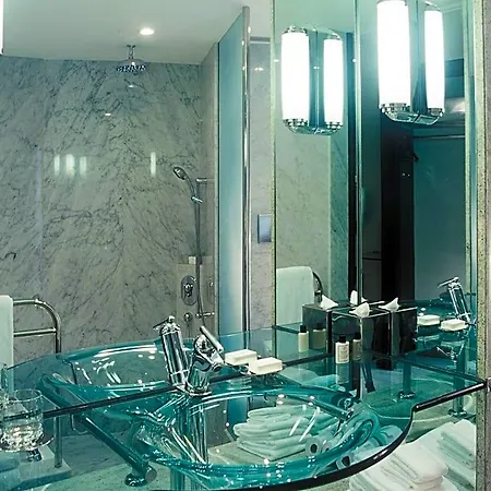Hotel Hyatt Regency International Airport 5*
