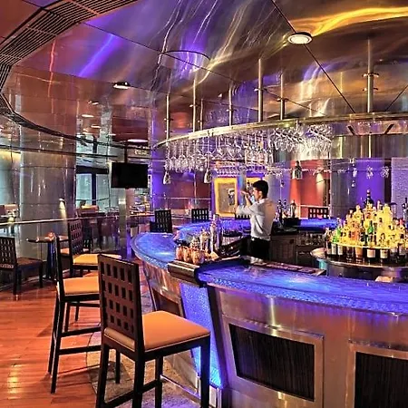 Hyatt Regency International Airport Hotel 5*