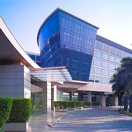 Hyatt Regency International Airport Hotel 5*