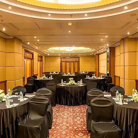 Hotel Parle International 3*