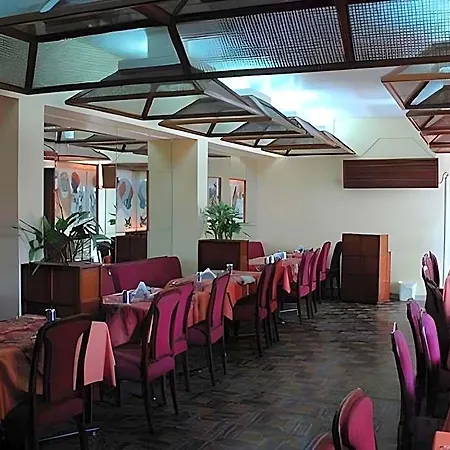 Parle International Hotel 3*