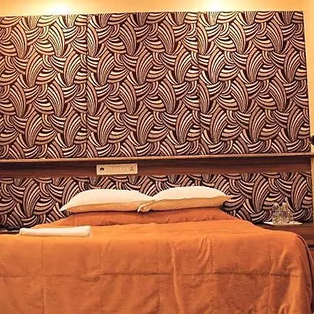 Metro Palace Bandra Hotel