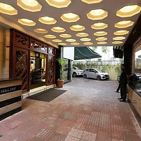 Metro Palace Bandra 3*