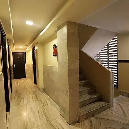 Hotel Metro Palace Bandra 3*