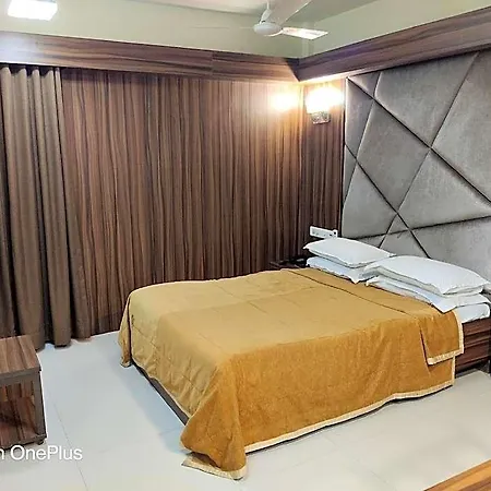 Hotel Metro Palace Bandra Mumbai