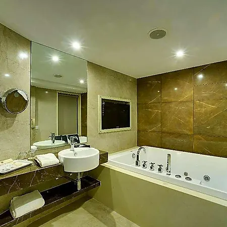 Hotel Ramee Guestline Juhu Mumbai