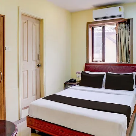 O Gold Coast Hotel 2*