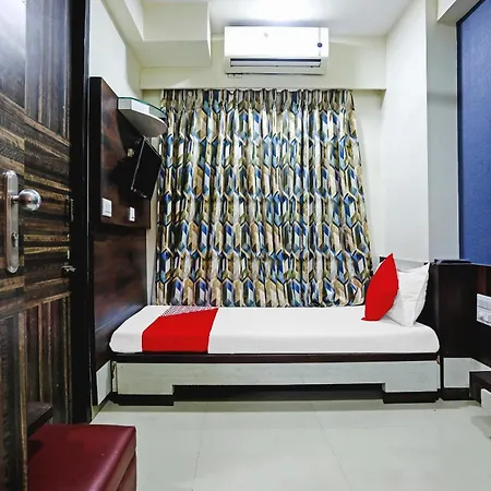 Fabhotel Nishita Hotel 3*