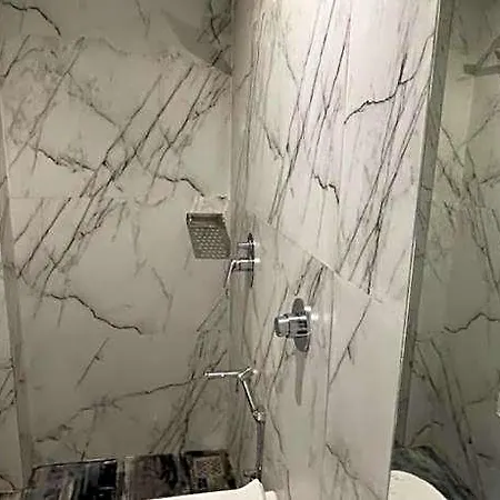 Classio Andheri - Near Dn Nagar Metro Station 3* Mumbai