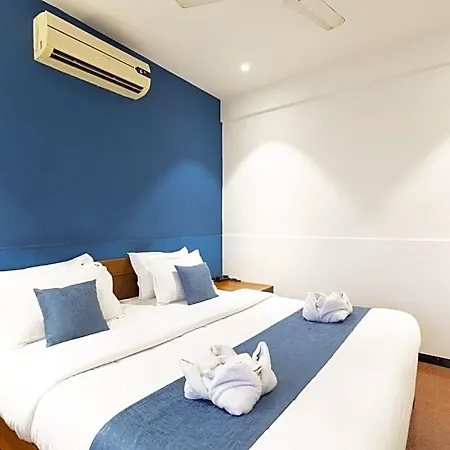 Q Deck - Parle Station And Near To Airport Hotel