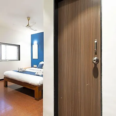 Q Deck - Parle Station And Near To Airport Hotel 3*