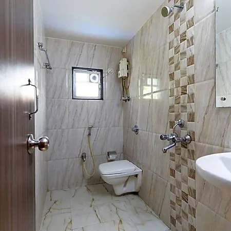 Q Deck - Parle Station And Near To Airport 3* Mumbai