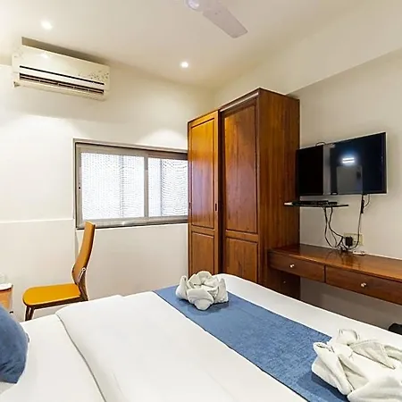 Q Deck - Parle Station And Near To Airport Hotel 3*