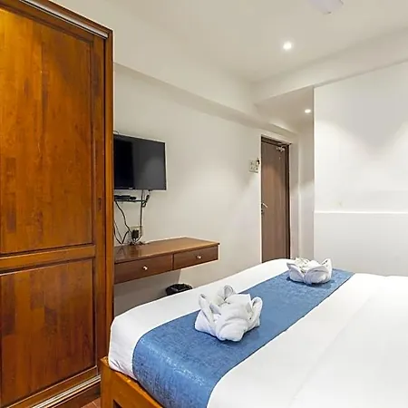 Q Deck - Parle Station And Near To Airport 3*