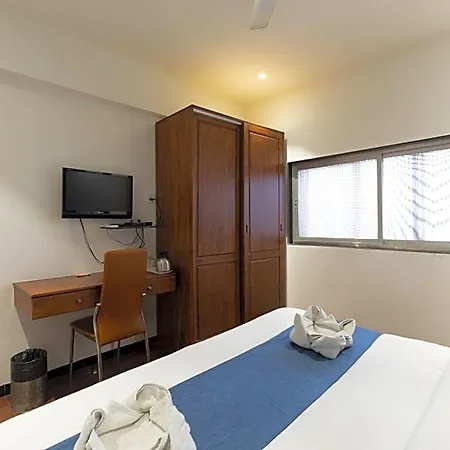 Hotel Q Deck - Parle Station And Near To Airport