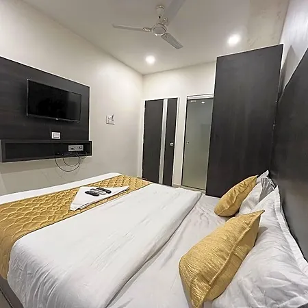 Hotel Windflower Regency - Near Kokilaben Hospital
