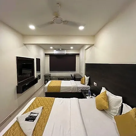 Hotel Windflower Regency - Near Kokilaben Hospital 3*