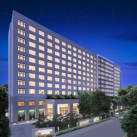 Aurika, International Airport - Luxury By Lemon Tree Hotel 5*