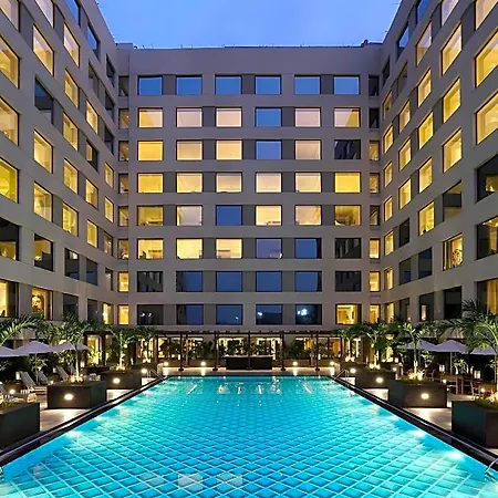 Aurika, International Airport - Luxury By Lemon Tree 5*